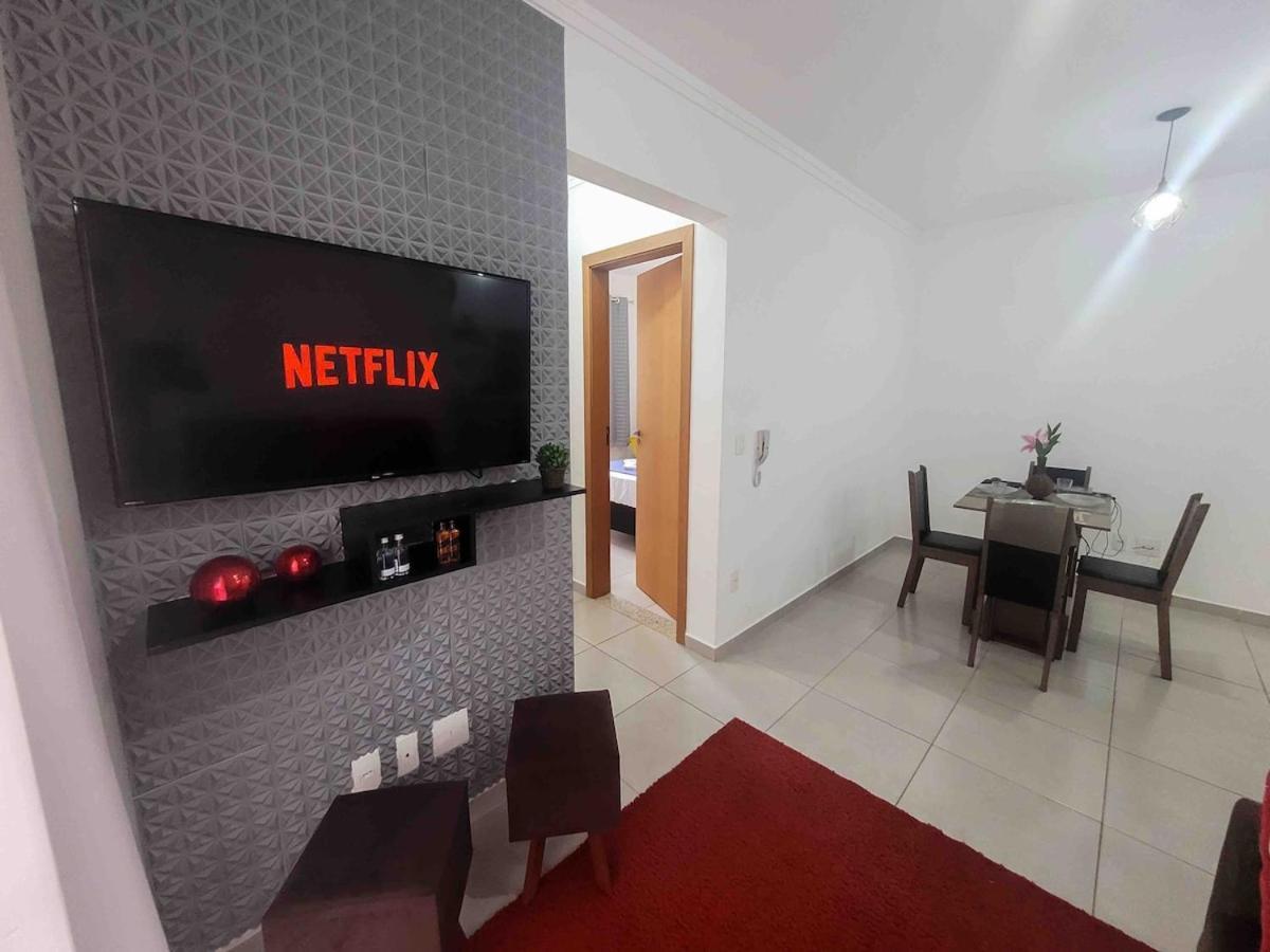 Bem No Centro, Cozinha Completa, Varanda E Garagem Poços de Caldas Dış mekan fotoğraf